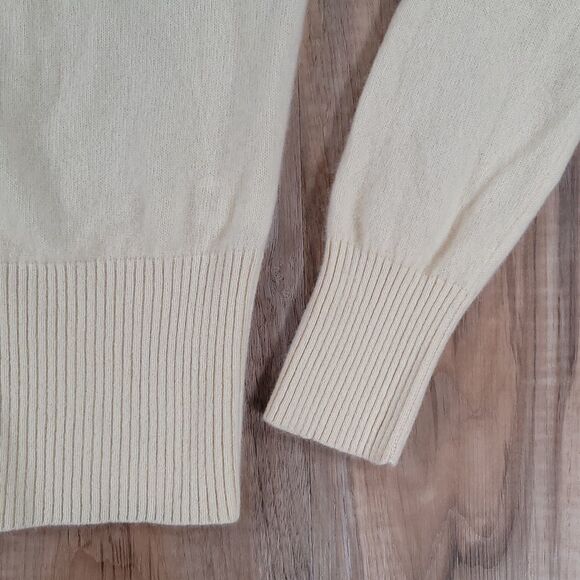 🔺️Apt 9 Yellow Cashmere & Rhinestone Button Long Sleeve Cardigan Sweater Medium - Picture 5 of 10